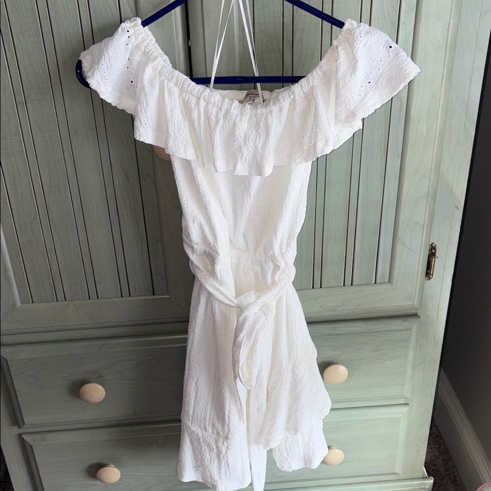 BCBGeneration White Off-Shoulder Dress